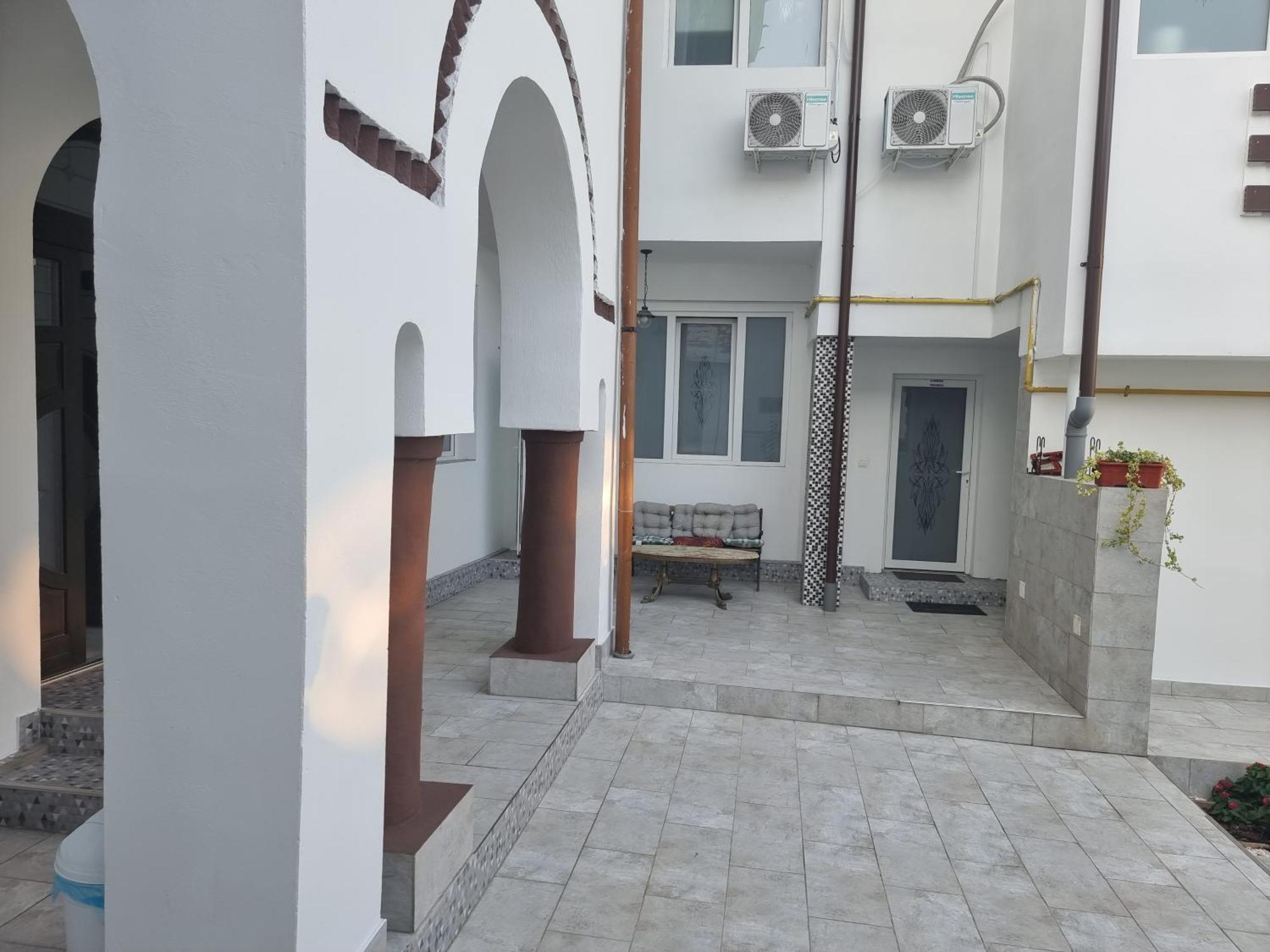 Hotel Casa Musceleana Cîmpulung Exterior foto